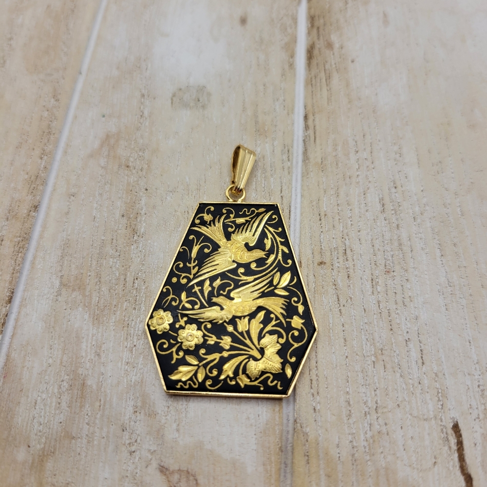Vintage Gold tone 3D Spanish damascus Necklace Pendant